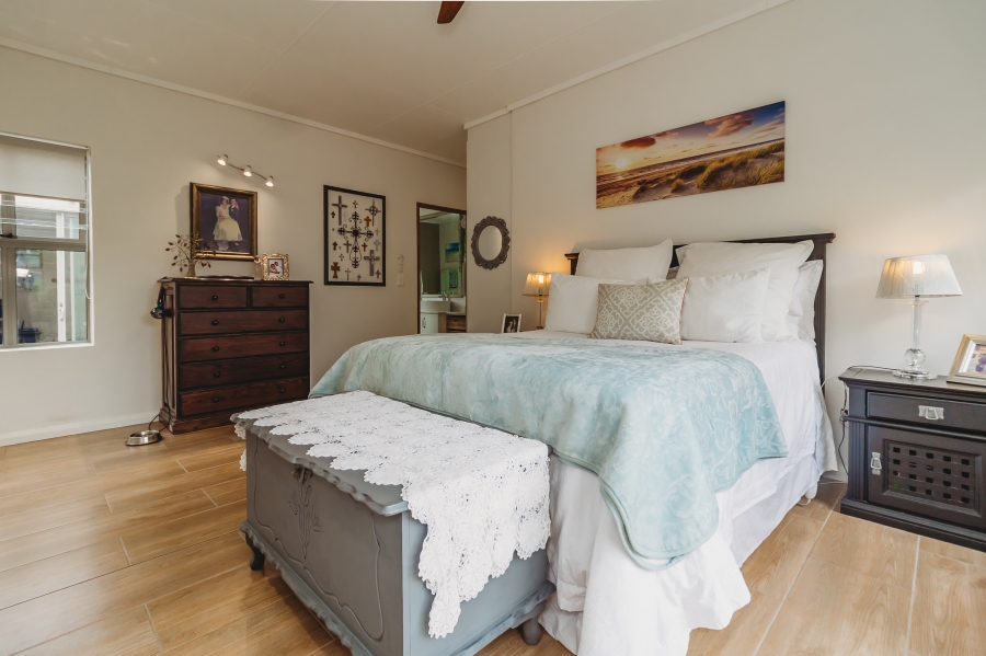4 Bedroom Property for Sale in Mont Fleur Mountain Estate Western Cape